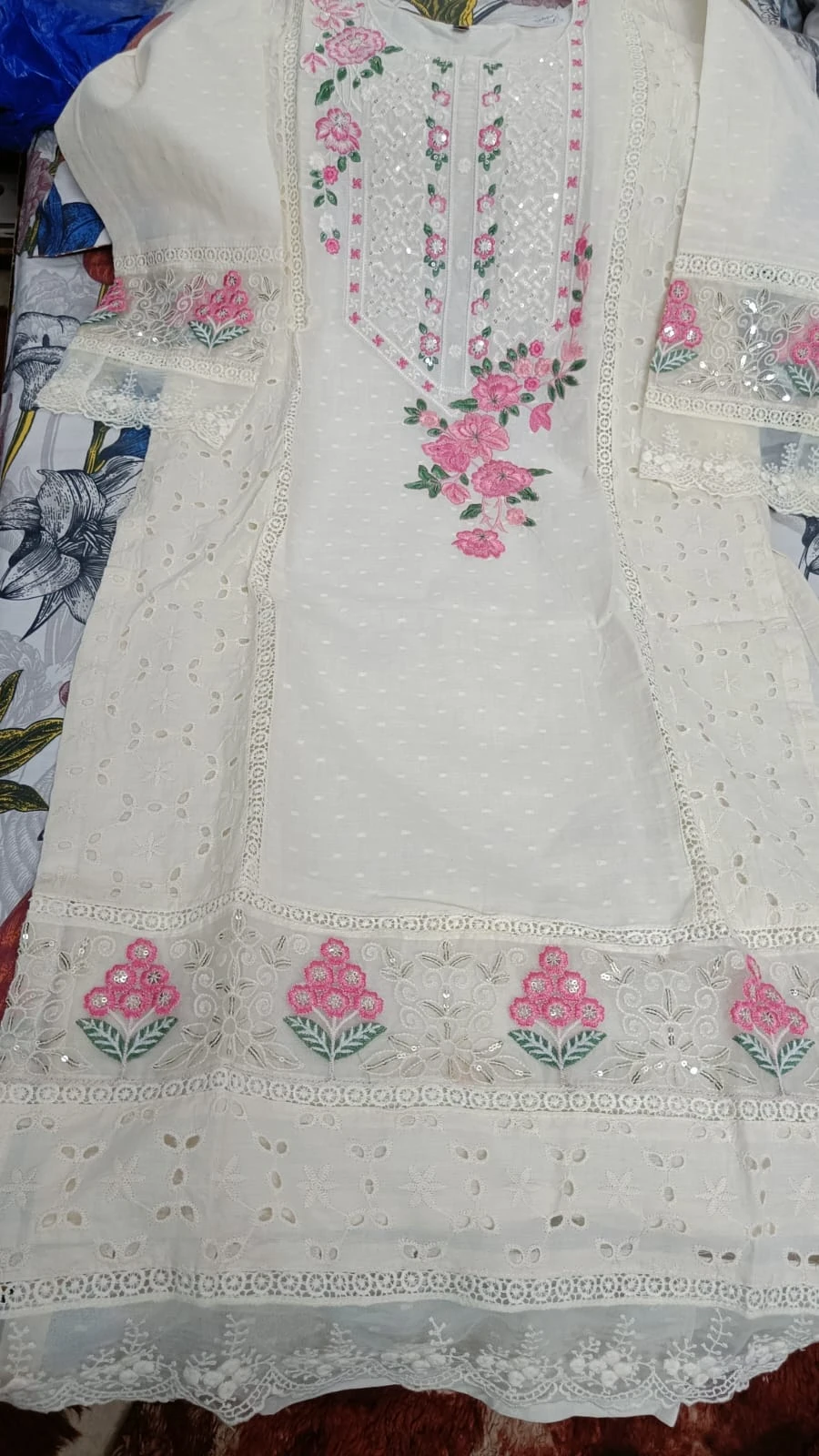 Embroidered Hakoba Suit offwhite