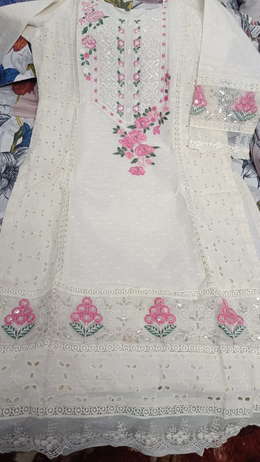 Embroidered Hakoba Suit offwhite